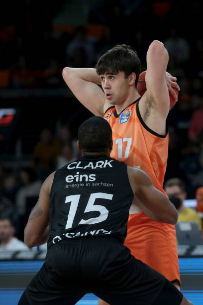 队配合的重 队配合的重