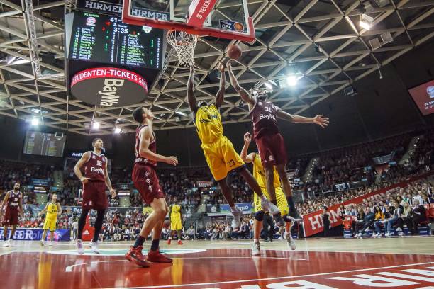 来更多中场 来更多中场